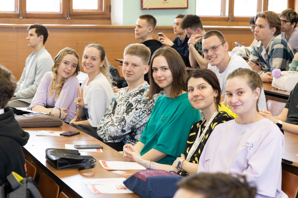 «Хотят перспектив, интересной работы и денег». Как прошло «Время карьеры» в УрФУ 3 «Хотят перспектив, интересной работы и денег». Как прошло «Время карьеры» в УрФУ 3