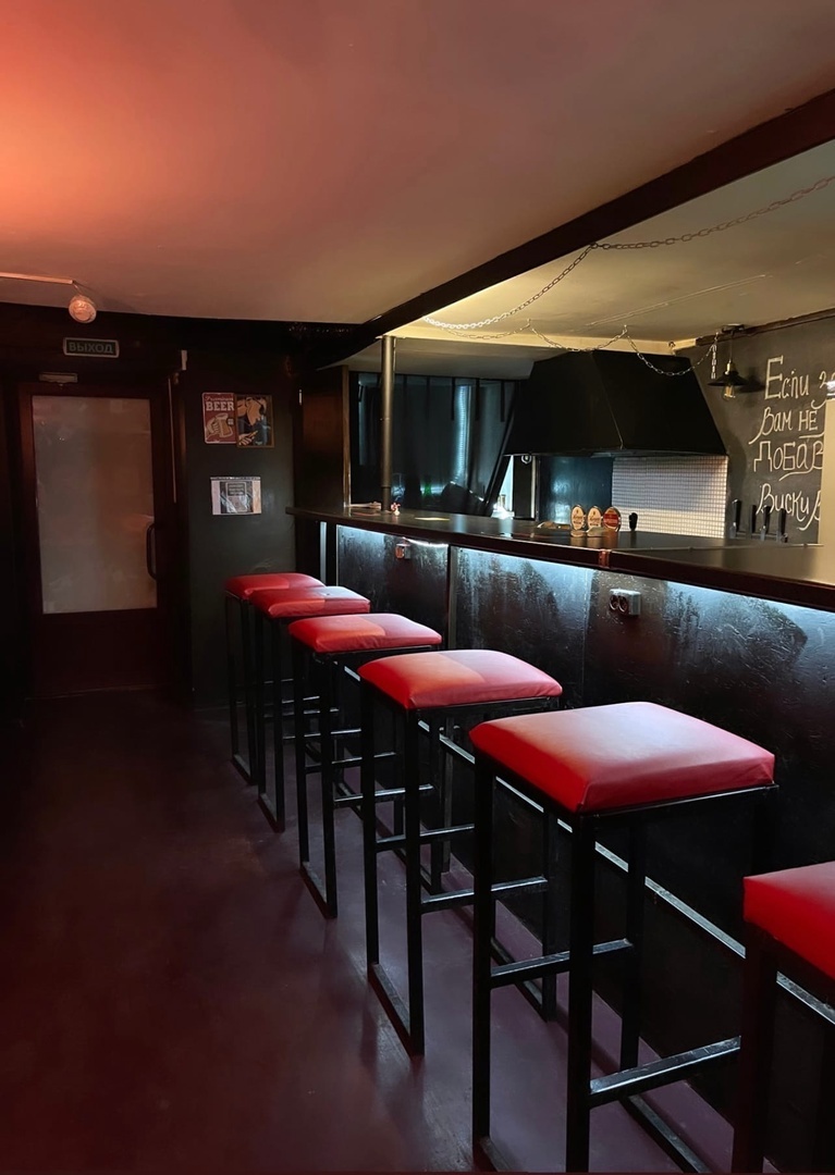 В центре Челябинска продают бар, названный в честь бомбардировщика 3 В центре Челябинска продают бар, названный в честь бомбардировщика 3