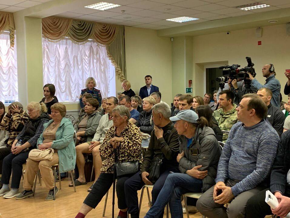 Глава МЧС Александр Куренков пообещал тюменцам проект вырубки деревьев рядом с селами 1 Глава МЧС Александр Куренков пообещал тюменцам проект вырубки деревьев рядом с селами 1