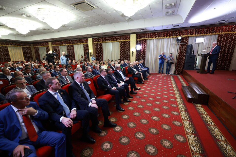 «На земле-то оно виднее»: в Челябинске прошло юбилейное заседание СПП 1 «На земле-то оно виднее»: в Челябинске прошло юбилейное заседание СПП 1