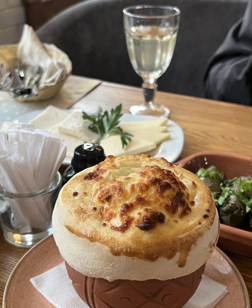 В Челябинске открылся новый грузинский ресторан 3 В Челябинске открылся новый грузинский ресторан 3