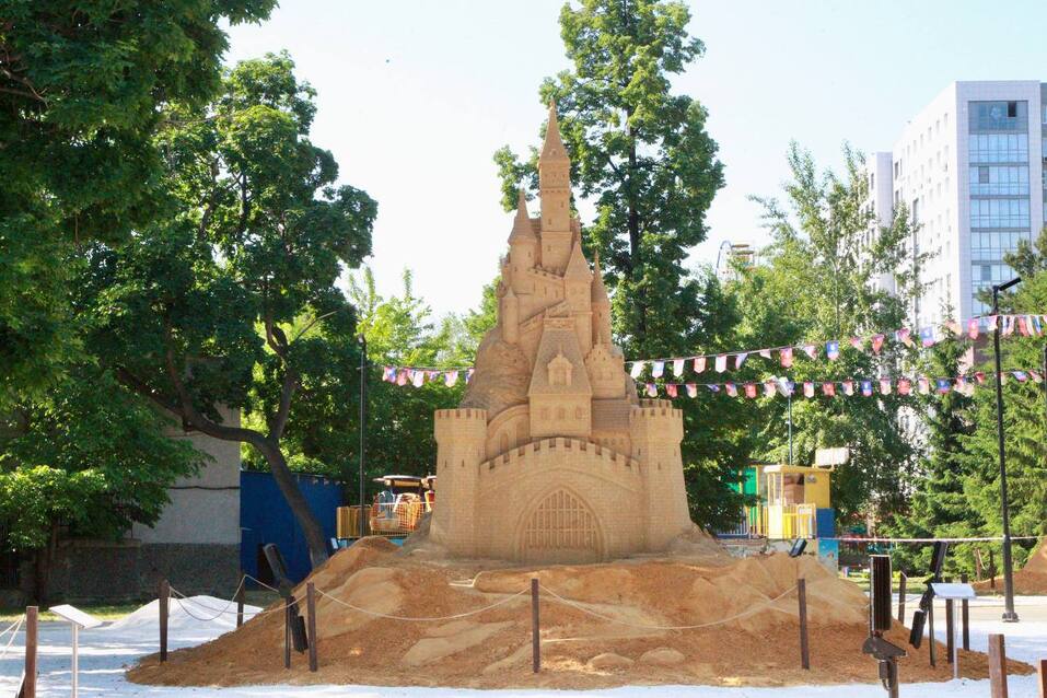 В челябинском парке Пушкина стартовал фестиваль песочной скульптуры. Фото 6 В челябинском парке Пушкина стартовал фестиваль песочной скульптуры. Фото 6