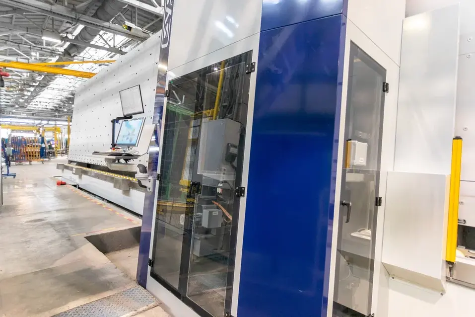 Челябинцы запустили первое в России производство сверхбольшого архитектурного стекла 2 Челябинцы запустили первое в России производство сверхбольшого архитектурного стекла 2