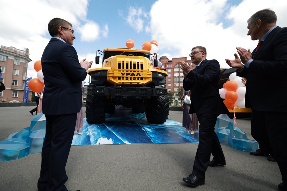 Автозавод «Урал» показал в Челябинске арктический автобус. Фото, видео 1 Автозавод «Урал» показал в Челябинске арктический автобус. Фото, видео 1