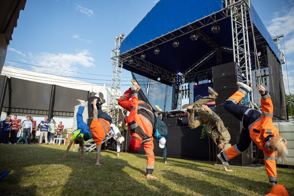 Лучших предпринимателей региона наградили в честь Дня российского предпринимательства 7 Лучших предпринимателей региона наградили в честь Дня российского предпринимательства 7