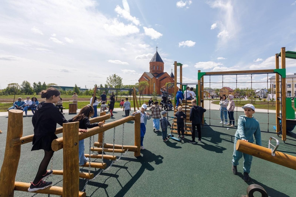 В Тюмени открыли парк Российско-Армянской дружбы с церковью и памятником 2