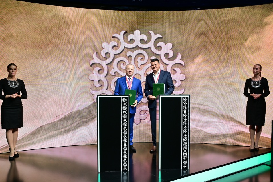 Премьер-министр РБ Андрей Назаров и глава «Гео Генезис» Антон Зубков Премьер-министр РБ Андрей Назаров и глава «Гео Генезис» Антон Зубков