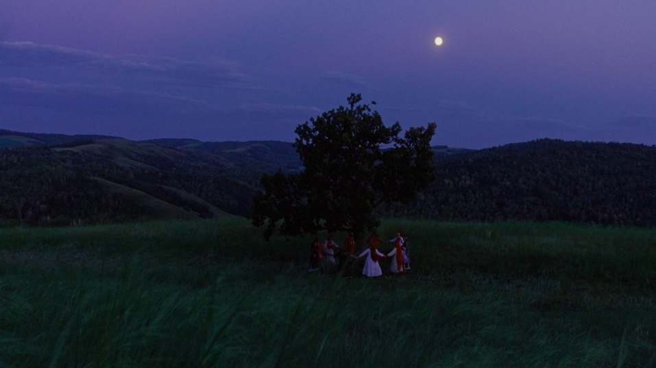 «Тонкой нитью» «Тонкой нитью»