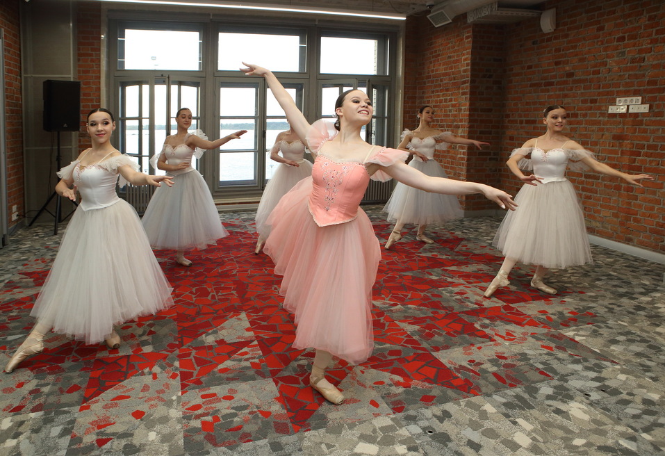 «Одаренный, неординарный, смелый». Хореограф Варнава представил нижегородцам «Балет» 2 «Одаренный, неординарный, смелый». Хореограф Варнава представил нижегородцам «Балет» 2