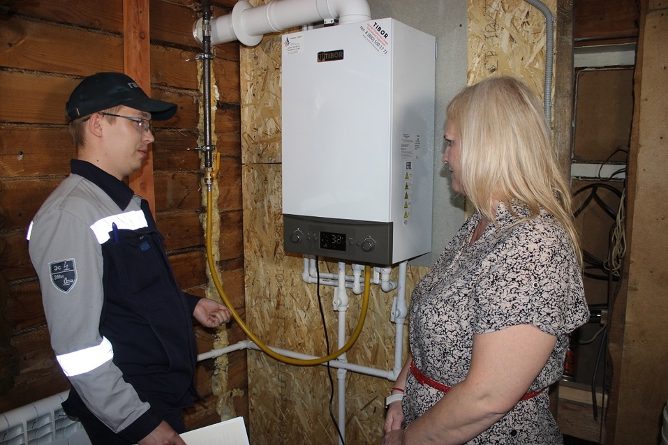 Дрова — в прошлом. Жителей Свердловской области подключают к голубому топливу 3 Дрова — в прошлом. Жителей Свердловской области подключают к голубому топливу 3