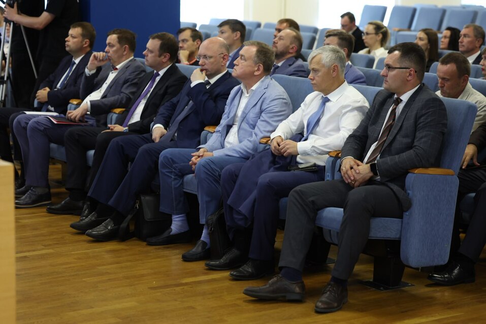 Челябинские машиностроители обсудили развитие отрасли с губернатором Текслером 1 Челябинские машиностроители обсудили развитие отрасли с губернатором Текслером 1