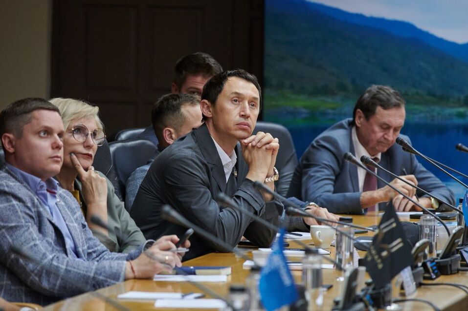 «На встречном курсе»: зачем бизнесу и власти быть партнерами 1 «На встречном курсе»: зачем бизнесу и власти быть партнерами 1