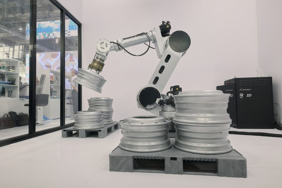 Челябинская область представляет уникальные разработки на «Иннопроме» 4 Челябинская область представляет уникальные разработки на «Иннопроме» 4