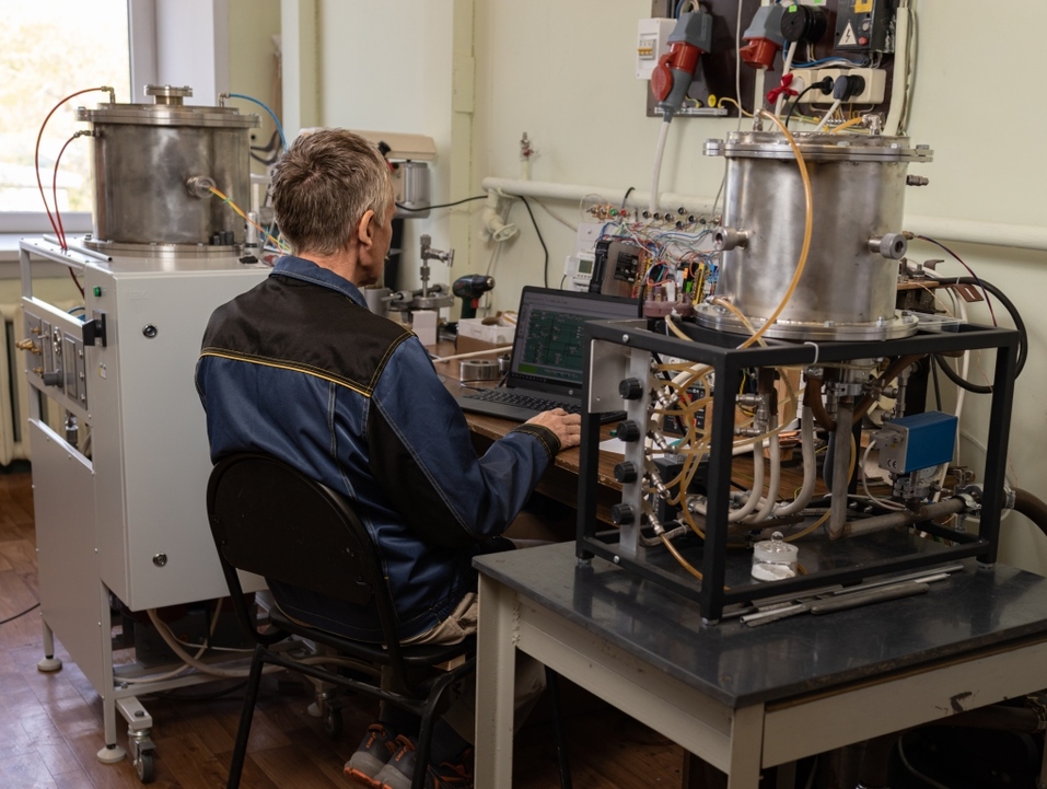 Как с помощью конфигурации атомных дефектов создать цветной бриллиант 1 Как с помощью конфигурации атомных дефектов создать цветной бриллиант 1