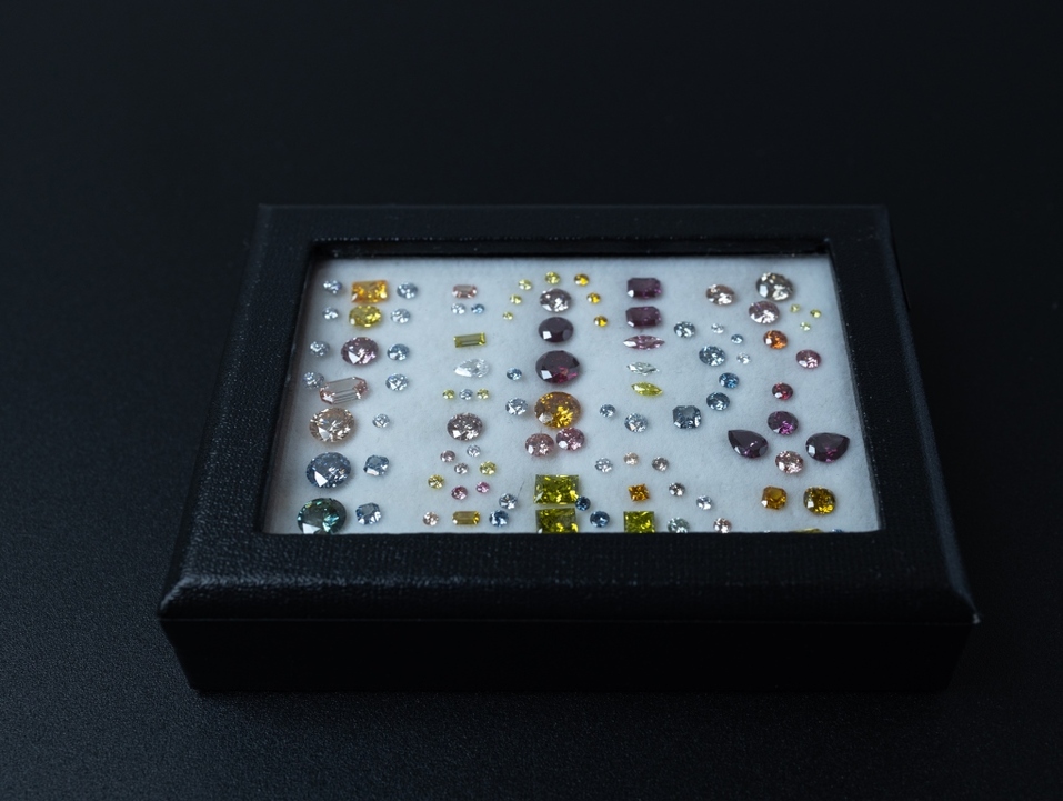 Как с помощью конфигурации атомных дефектов создать цветной бриллиант 4 Как с помощью конфигурации атомных дефектов создать цветной бриллиант 4