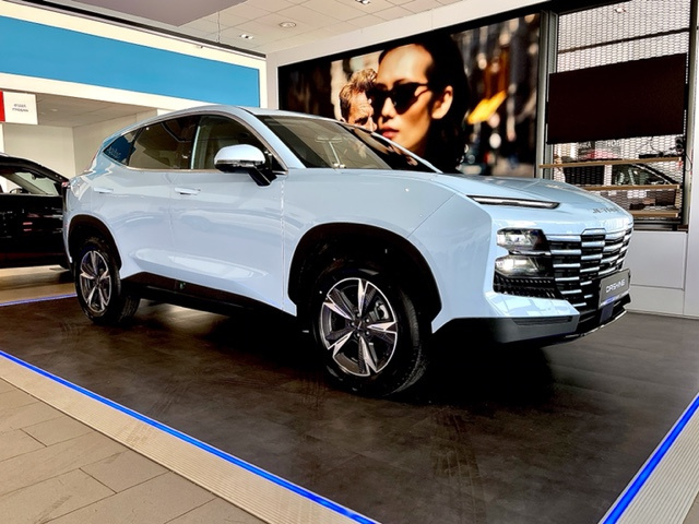 Новый JETOUR уже появился в Екатеринбурге — автомобиль покоряет дизайном и технологиями 2 Новый JETOUR уже появился в Екатеринбурге — автомобиль покоряет дизайном и технологиями 2