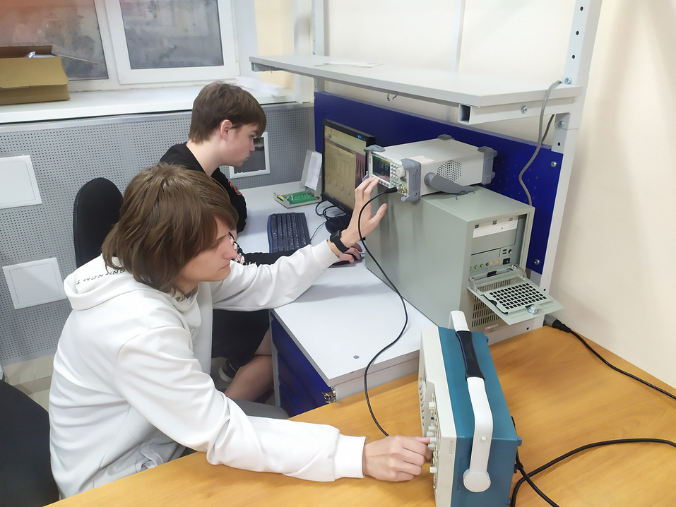 Студенты Княгининского университета прошли производственную практику на АПЗ 1 Студенты Княгининского университета прошли производственную практику на АПЗ 1