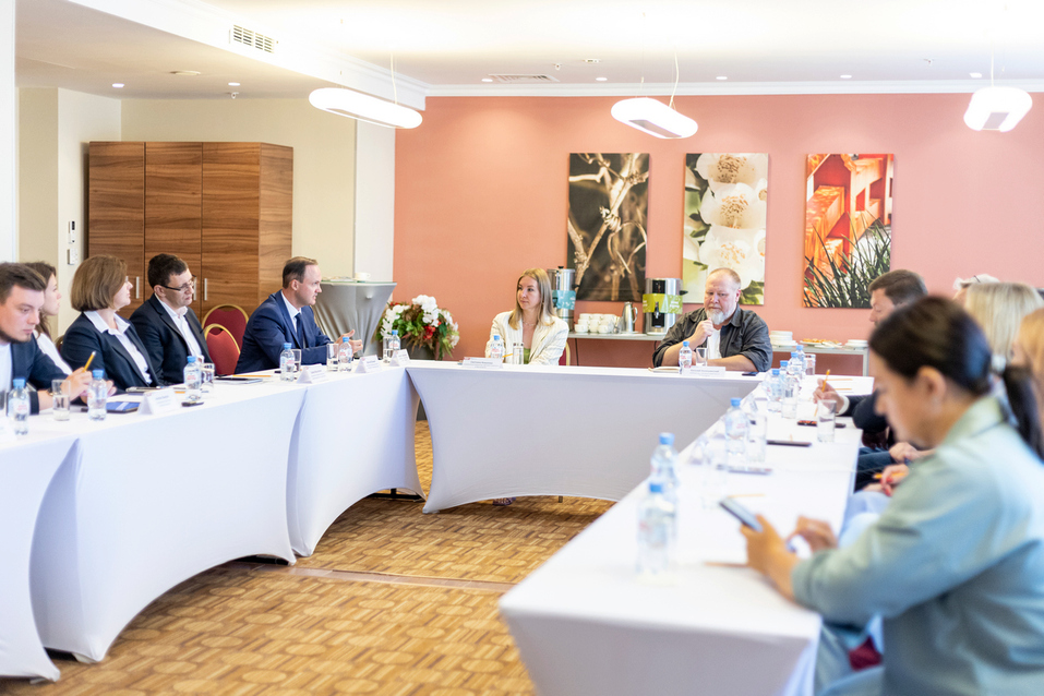 «Кварталы, небоскребы и Николаевка»: в Красноярске обсудили перспективы городской стройки 1 «Кварталы, небоскребы и Николаевка»: в Красноярске обсудили перспективы городской стройки 1