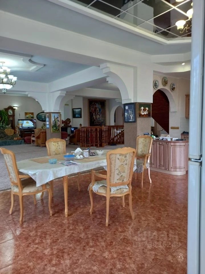 В Екатеринбурге выставили на продажу коттедж с тиграми и выходом на Шарташ за 55 млн руб. 3 В Екатеринбурге выставили на продажу коттедж с тиграми и выходом на Шарташ за 55 млн руб. 3