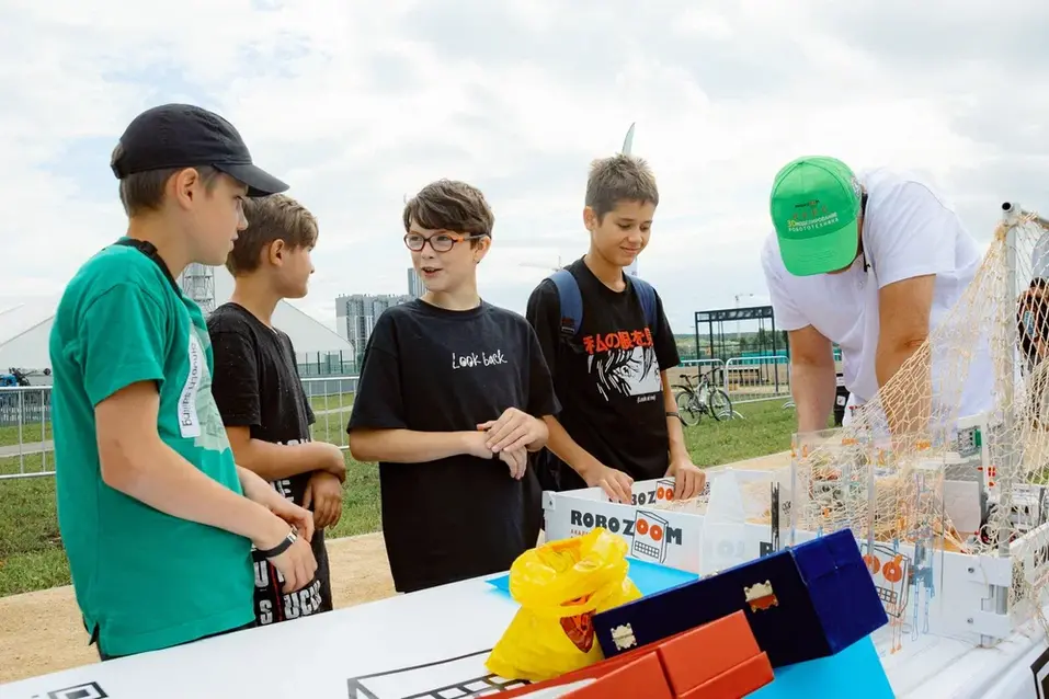 «Мы хотим, чтобы у людей было больше шансов показать таланты и пообщаться друг с другом» 17 «Мы хотим, чтобы у людей было больше шансов показать таланты и пообщаться друг с другом» 17