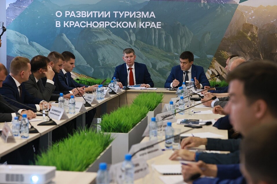 Визит Максима Решетникова: особая роль КЭФ и 250 млн на модульные отели
1 Визит Максима Решетникова: особая роль КЭФ и 250 млн на модульные отели
1