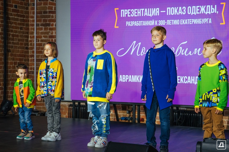 «Воспитывают публику вкусом». В «Домне» прошел показ одежды молодых дизайнеров 2 «Воспитывают публику вкусом». В «Домне» прошел показ одежды молодых дизайнеров 2