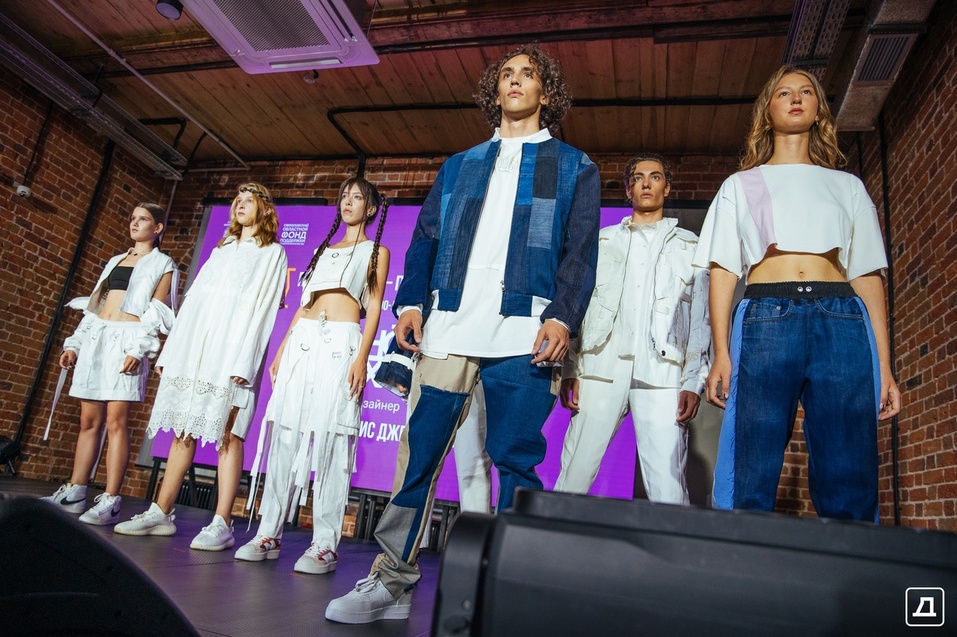 «Воспитывают публику вкусом». В «Домне» прошел показ одежды молодых дизайнеров 3 «Воспитывают публику вкусом». В «Домне» прошел показ одежды молодых дизайнеров 3