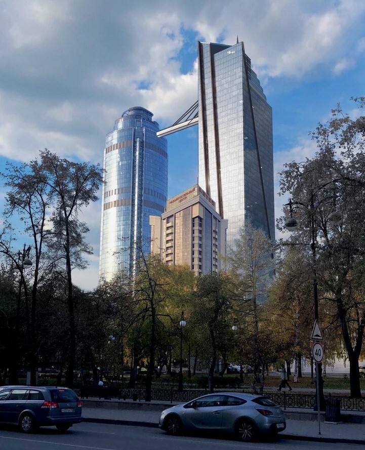 237 метров в высоту и трехуровневый бассейн — Андрей Гавриловский показал «Высоцкий — 2» 1 237 метров в высоту и трехуровневый бассейн — Андрей Гавриловский показал «Высоцкий — 2» 1