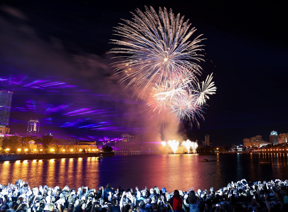 Отпраздновать 300-летие Екатеринбурга собрались более 1,2 млн человек. Главное — в 10 фото 9 Отпраздновать 300-летие Екатеринбурга собрались более 1,2 млн человек. Главное — в 10 фото 9