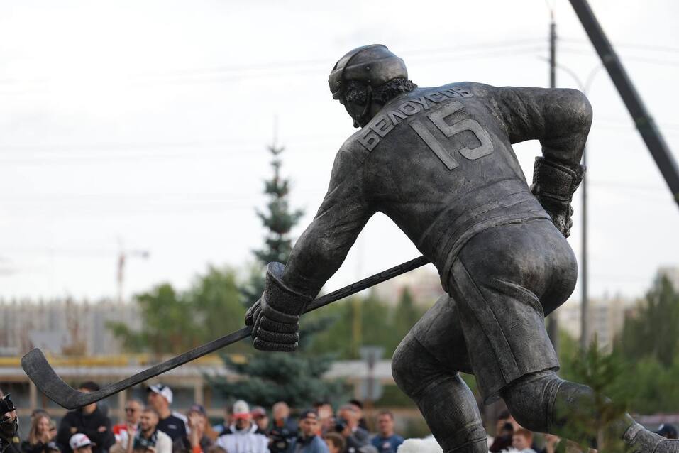 В Челябинске поставили памятник легенде «Трактора» 1 В Челябинске поставили памятник легенде «Трактора» 1