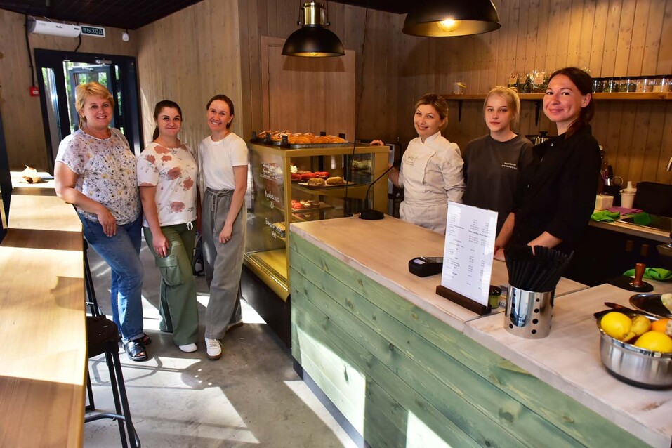 Кофейня «Горки» с выпечкой от Nude Art Desserts открылась на набережной Дивногорска 1 Кофейня «Горки» с выпечкой от Nude Art Desserts открылась на набережной Дивногорска 1