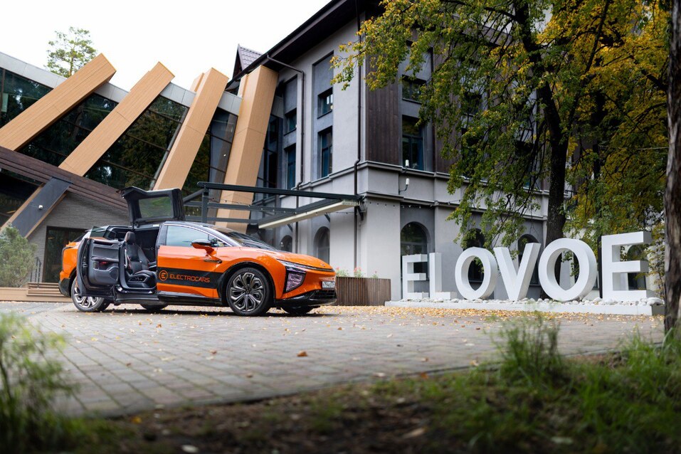 Скандинавский парк-отель ELOVOE установил две зарядные станции для электромобилей 2 Скандинавский парк-отель ELOVOE установил две зарядные станции для электромобилей 2