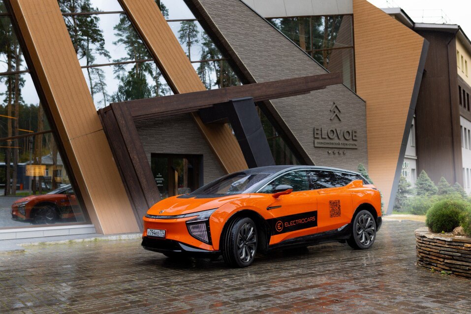 Скандинавский парк-отель ELOVOE установил две зарядные станции для электромобилей 4 Скандинавский парк-отель ELOVOE установил две зарядные станции для электромобилей 4