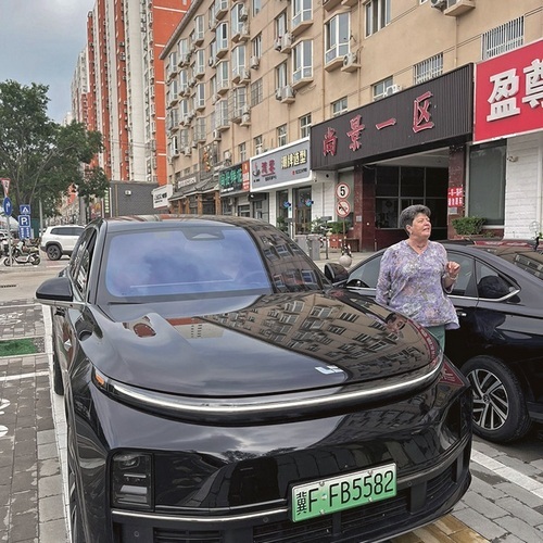 Опрос: красноярские бизнесмены пересели на китайские авто
4 Опрос: красноярские бизнесмены пересели на китайские авто
4