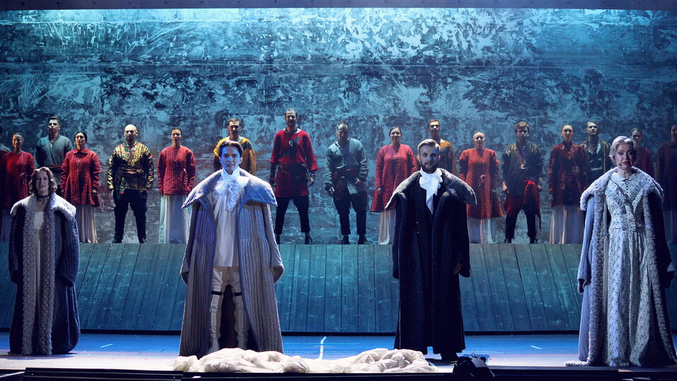 «Орел и Ворон»: рок-опера, заставляющая думать
1 «Орел и Ворон»: рок-опера, заставляющая думать
1