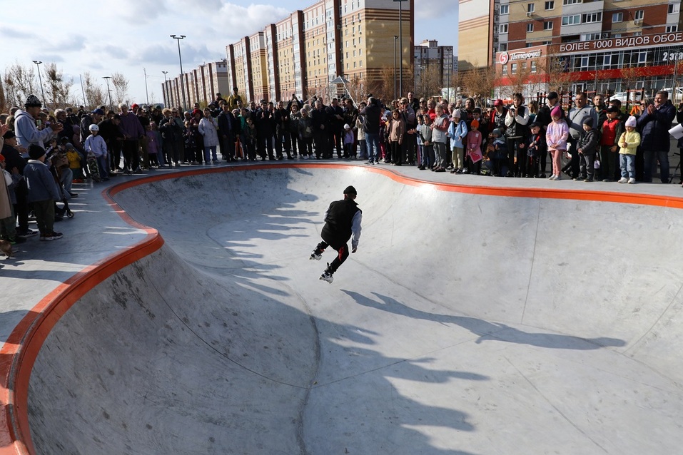 Галька с Урала, елка из Перми: в Тюмени открыли сквер за 100 млн рублей 10 Галька с Урала, елка из Перми: в Тюмени открыли сквер за 100 млн рублей 10