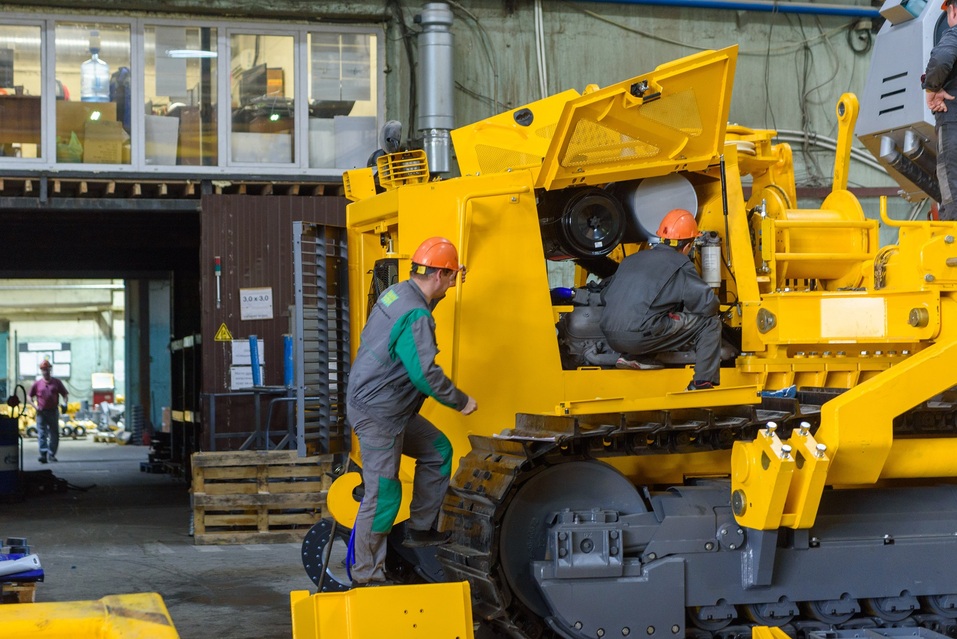 Евгений Горелый: «Начинаем выпускать армейские машины для разминирования»
4 Евгений Горелый: «Начинаем выпускать армейские машины для разминирования»
4