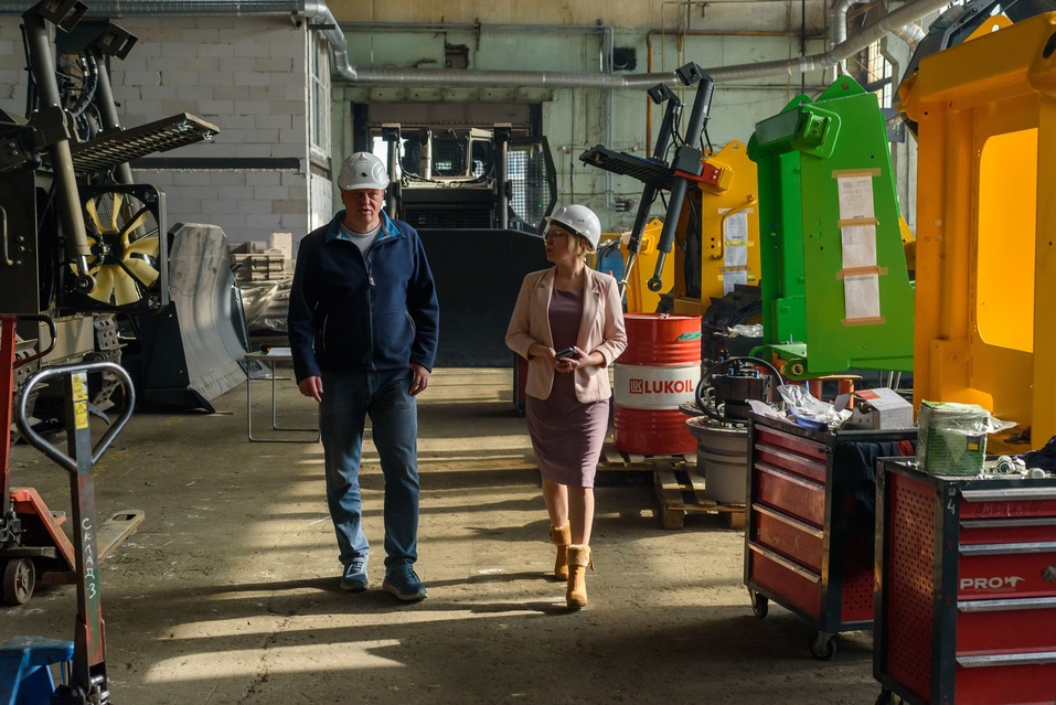 Евгений Горелый: «Начинаем выпускать армейские машины для разминирования»
5 Евгений Горелый: «Начинаем выпускать армейские машины для разминирования»
5