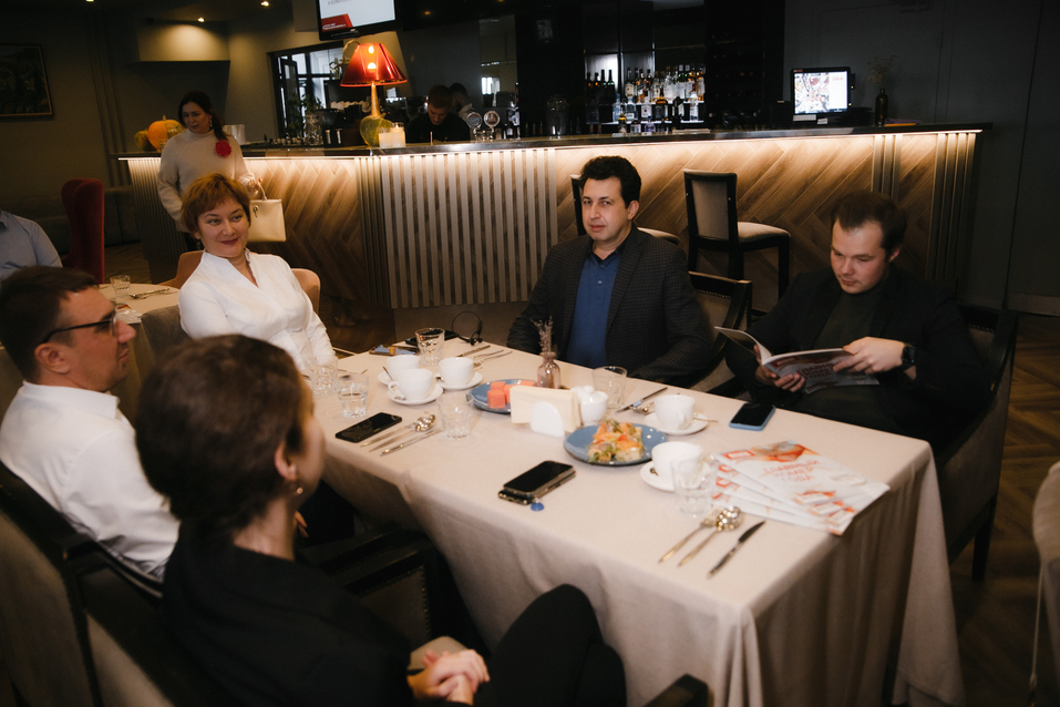 Лидерство, конкуренция и интернет – взболтать, но не смешивать. Идеи бизнес-завтрака «ДК» 4 Лидерство, конкуренция и интернет – взболтать, но не смешивать. Идеи бизнес-завтрака «ДК» 4