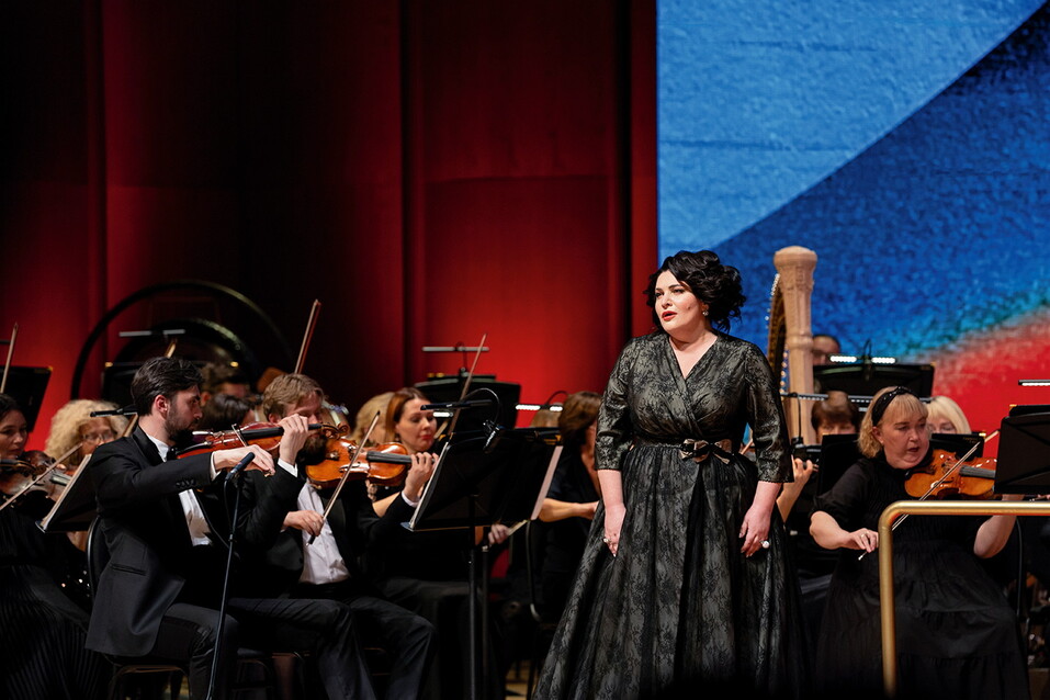 Народная артистка РФ Хибла Герзмава Народная артистка РФ Хибла Герзмава