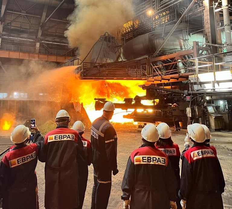 «Был момент, когда выпускники школ считали, что быть блогером лучше, чем идти на завод» 1 «Был момент, когда выпускники школ считали, что быть блогером лучше, чем идти на завод» 1