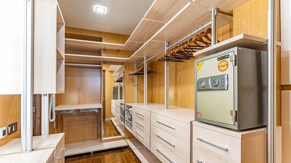 В Екатеринбурге выставили на продажу четырехэтажную квартиру за 108 млн руб. 4 В Екатеринбурге выставили на продажу четырехэтажную квартиру за 108 млн руб. 4