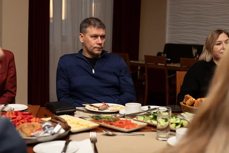 Бизнес-завтрак благотворительной номинации премии «Человек года» прошел в Красноярске 4 Бизнес-завтрак благотворительной номинации премии «Человек года» прошел в Красноярске 4