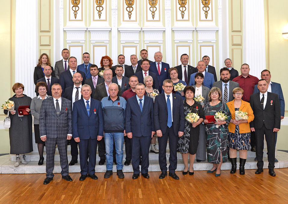 «Работаем по-пландински». Руководство АПЗ удостоено госнаград РФ 1 «Работаем по-пландински». Руководство АПЗ удостоено госнаград РФ 1