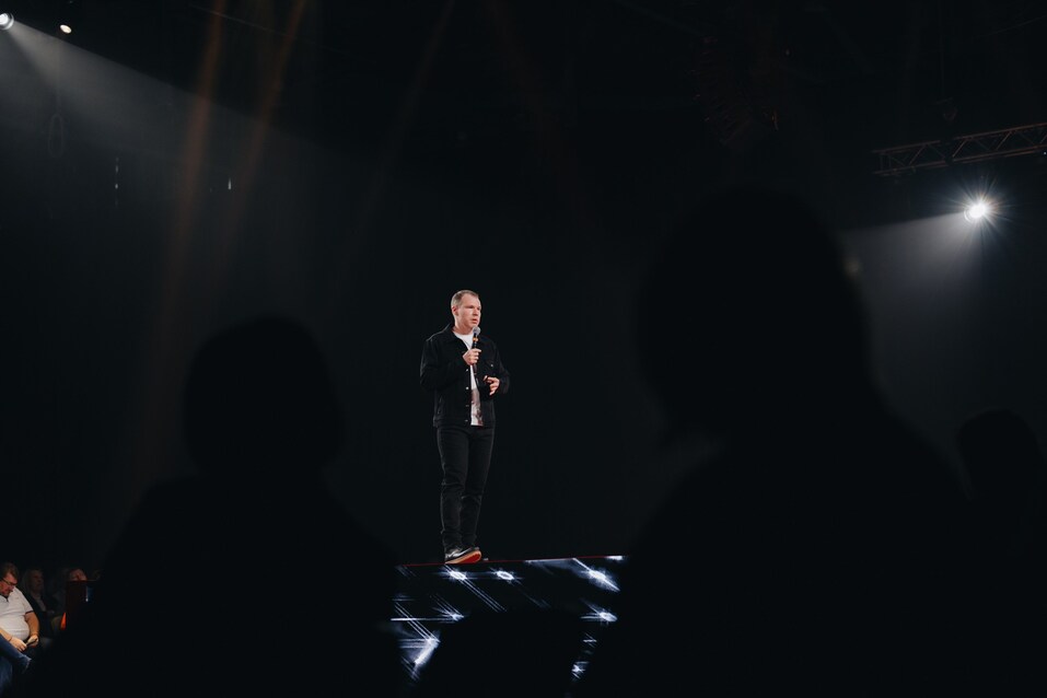 Конфа — это вам не конференция. В Екатеринбурге бизнесменам показали новый способ роста 4 Конфа — это вам не конференция. В Екатеринбурге бизнесменам показали новый способ роста 4