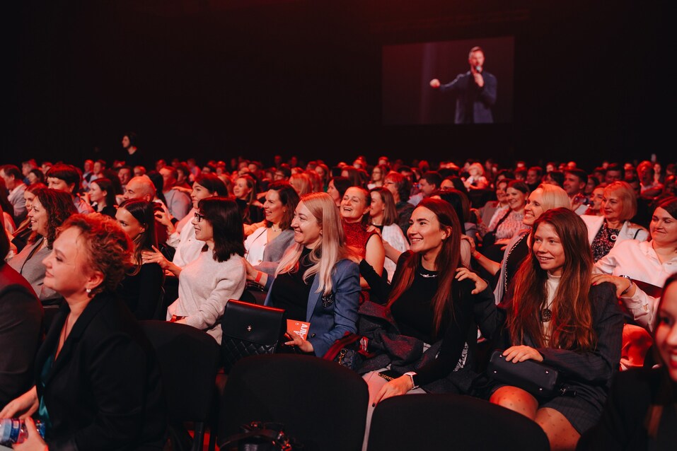 Конфа — это вам не конференция. В Екатеринбурге бизнесменам показали новый способ роста 8 Конфа — это вам не конференция. В Екатеринбурге бизнесменам показали новый способ роста 8