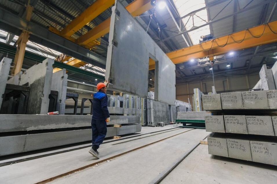 Новосибирский завод ускорил выпуск железобетонных изделий для строительства домов 2 Новосибирский завод ускорил выпуск железобетонных изделий для строительства домов 2