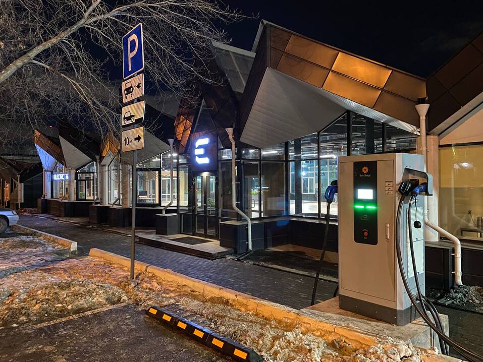 «Нужно больше зарядных станций, чтобы владельцы электромобилей не были заперты в городе»
7 «Нужно больше зарядных станций, чтобы владельцы электромобилей не были заперты в городе»
7