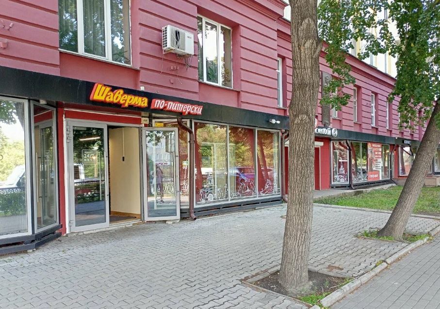 В Челябинске за 6 млн рублей продают шаурмячную 1 В Челябинске за 6 млн рублей продают шаурмячную 1