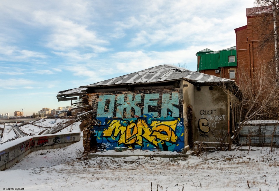 Полуразрушенное здание гауптвахты на тюменской набережной отреставрируют через суд 1 Полуразрушенное здание гауптвахты на тюменской набережной отреставрируют через суд 1